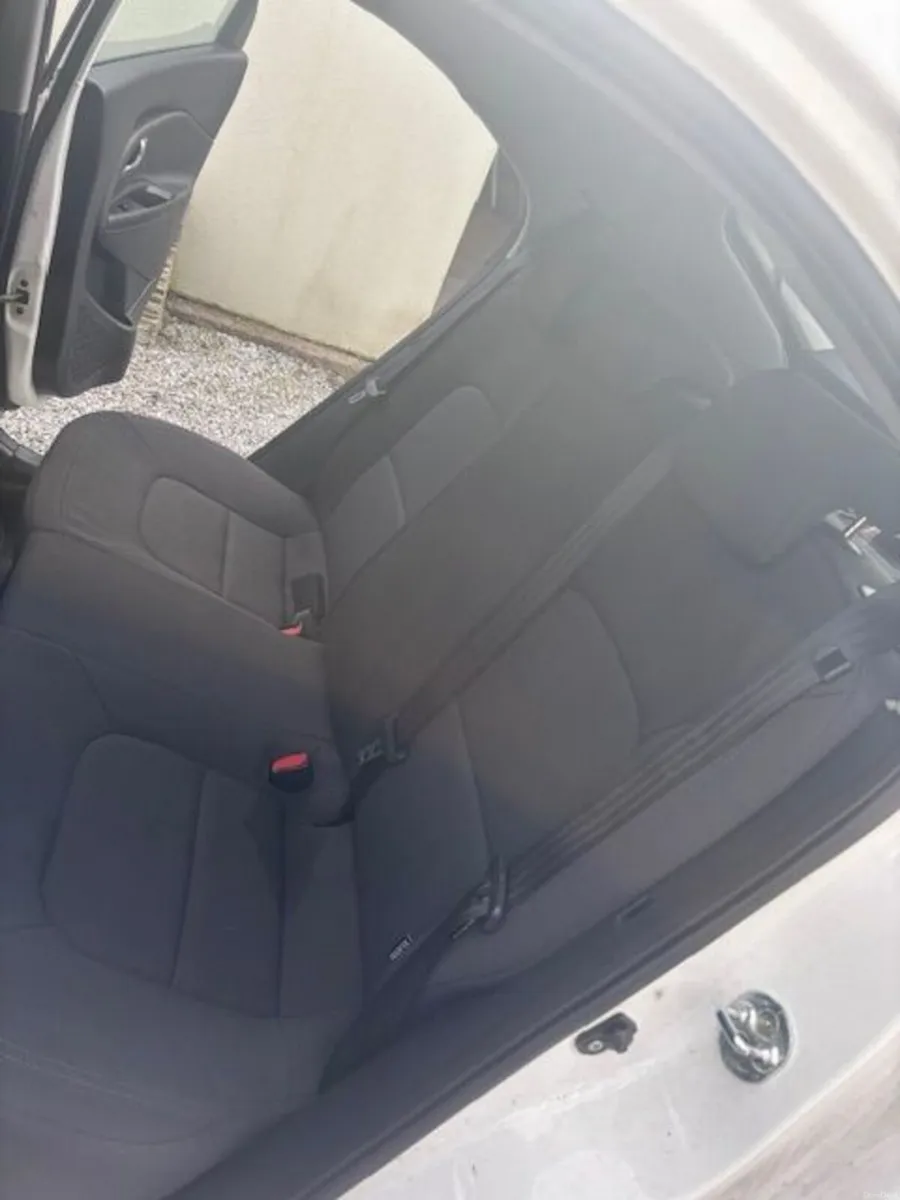 Kia Rio 2015 - Image 2