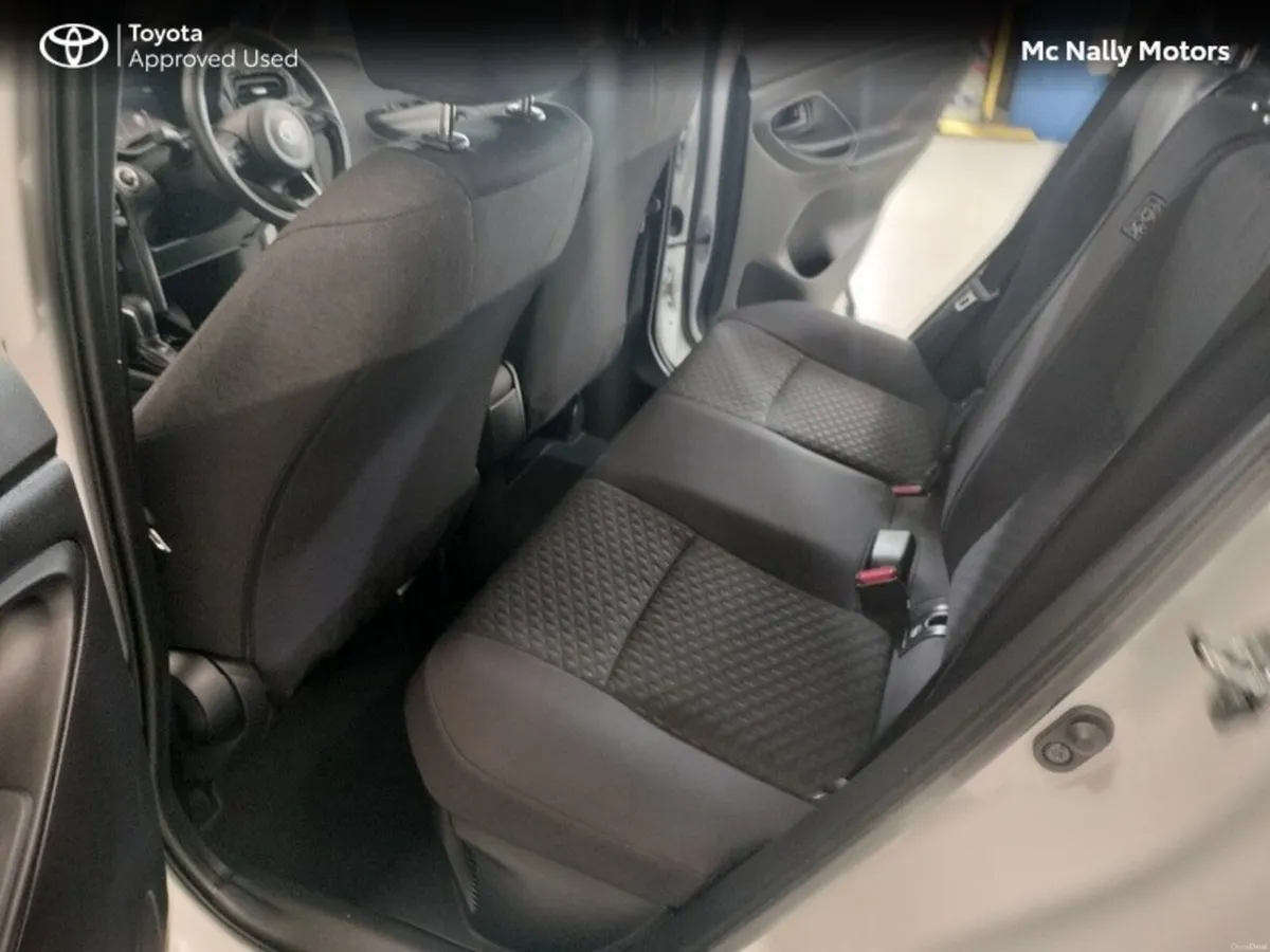 Toyota Yaris Cross LUNA SPORT PEARLESCENT FREE SER - Image 6