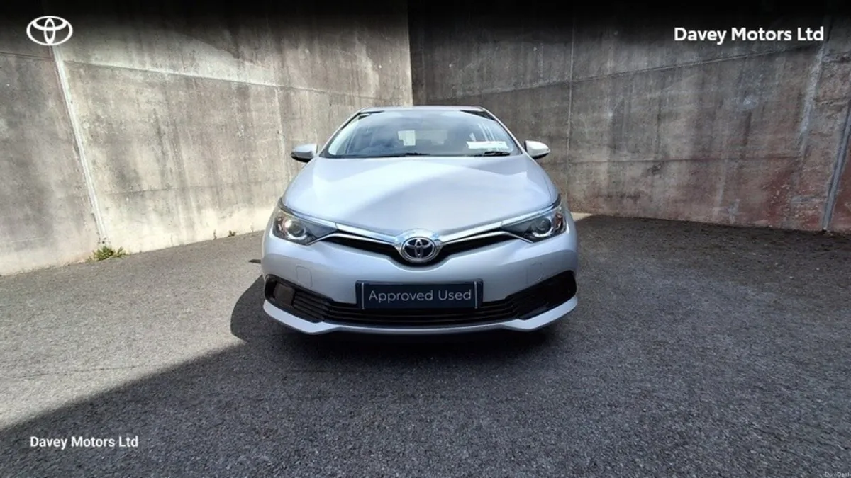 Toyota Auris 1.33 TERRA 4DR - Image 4