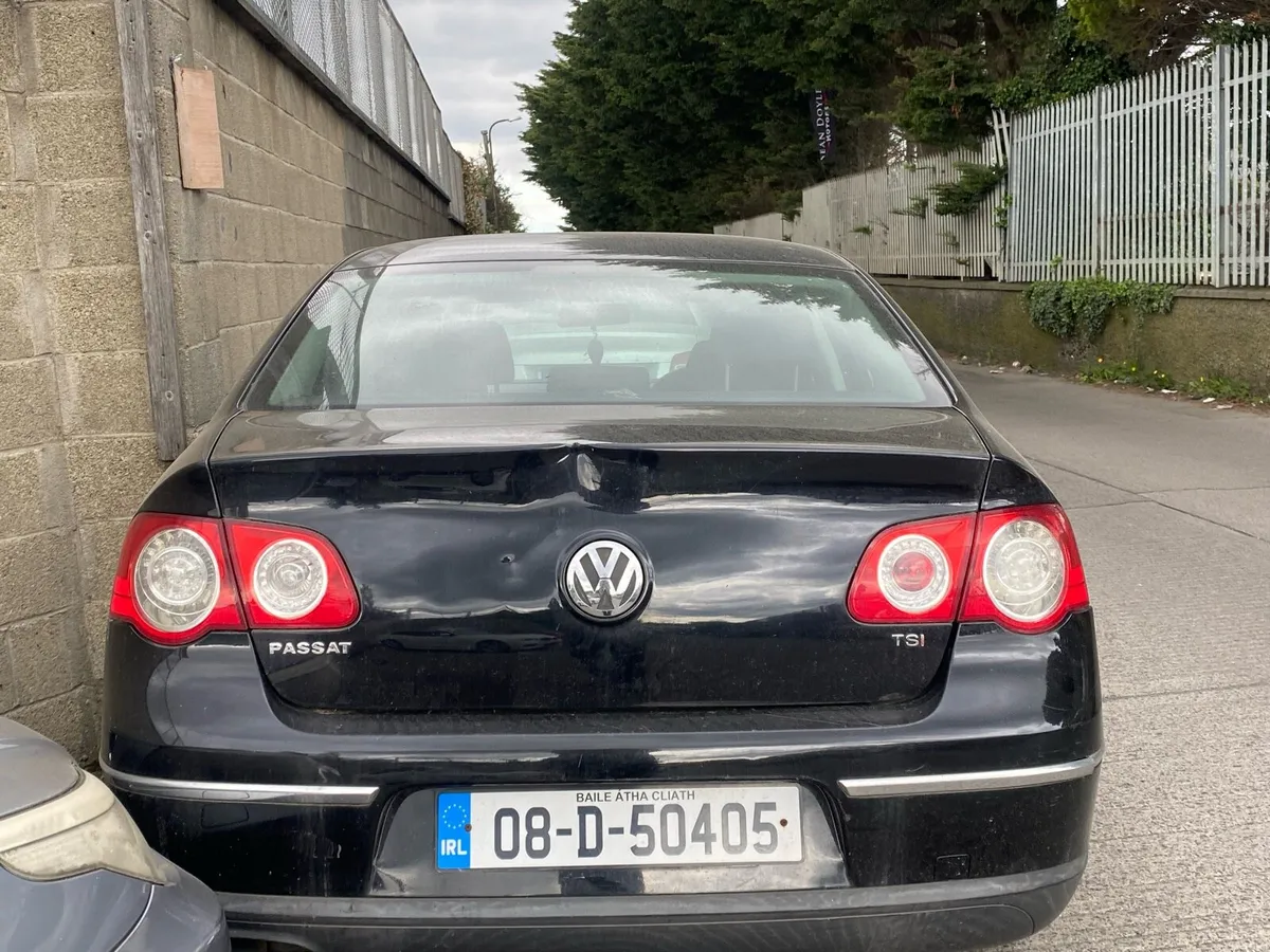 Volkswagen Passat - Image 1