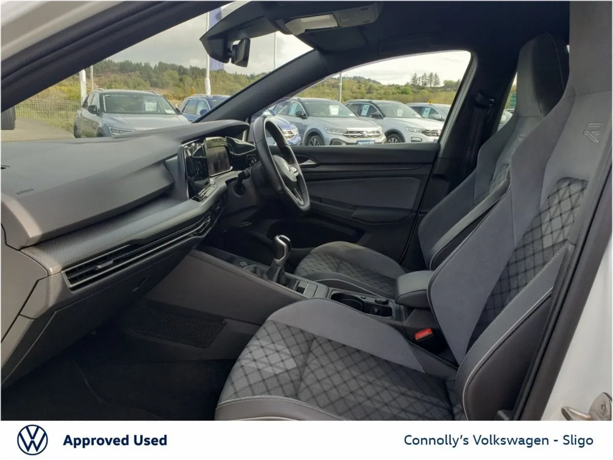 Volkswagen Golf 2.0 TDI 150HP R-Line - Image 4