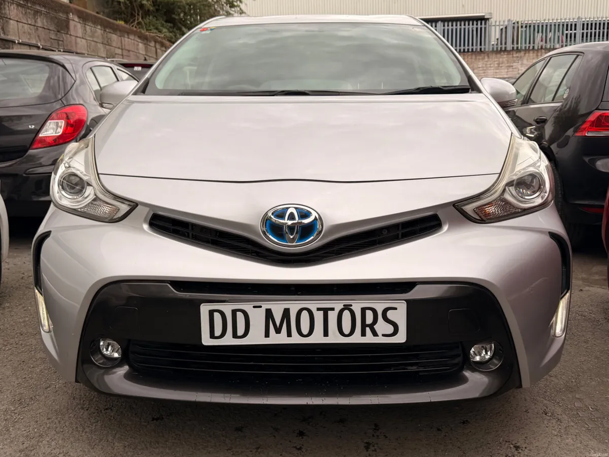 Toyota  Prius Alfa 2017  Automatic  7 seater - Image 3