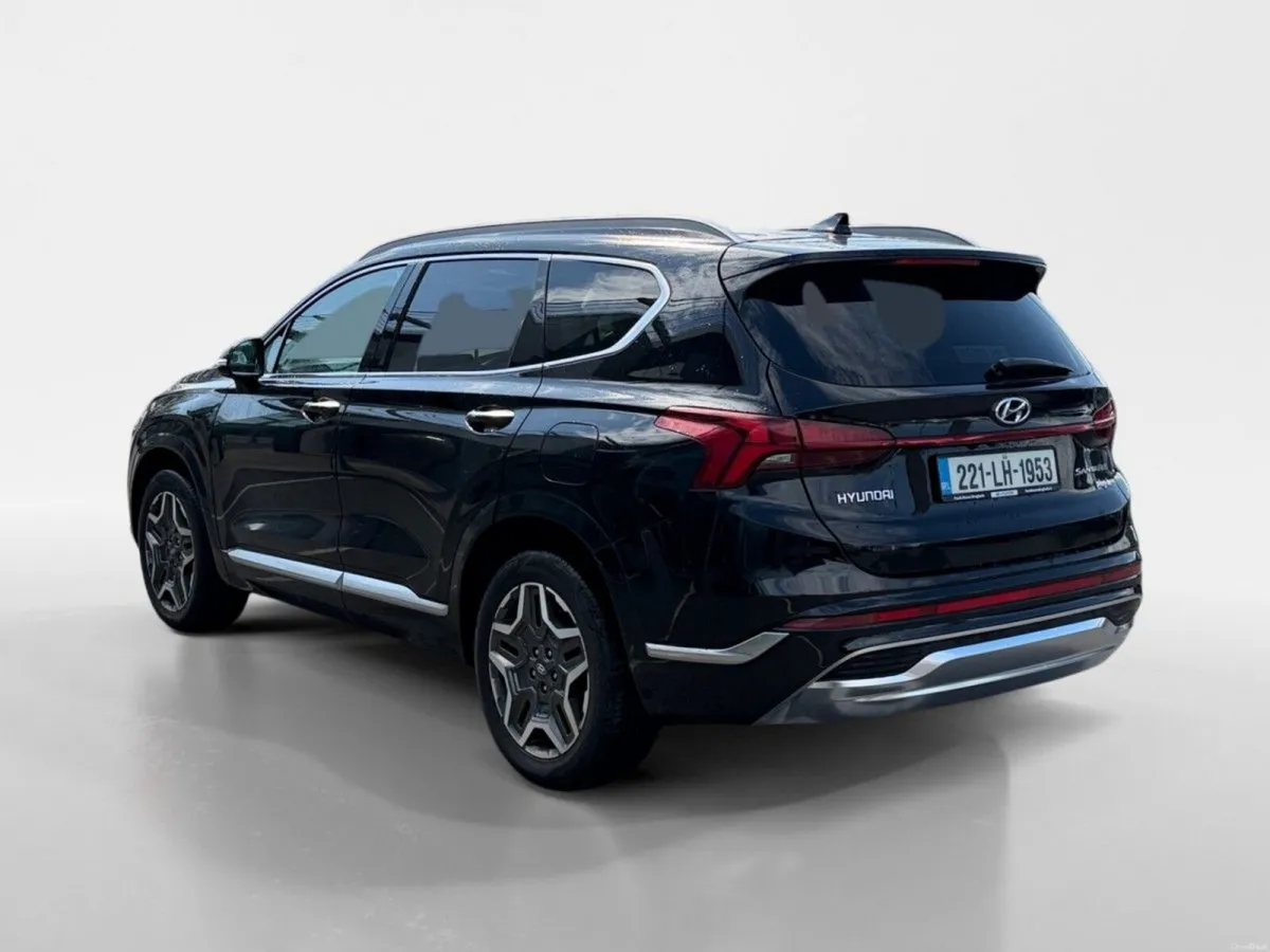 Hyundai Santa Fe 1.6 PHEV 4WD Executive Plus Auto - Image 4