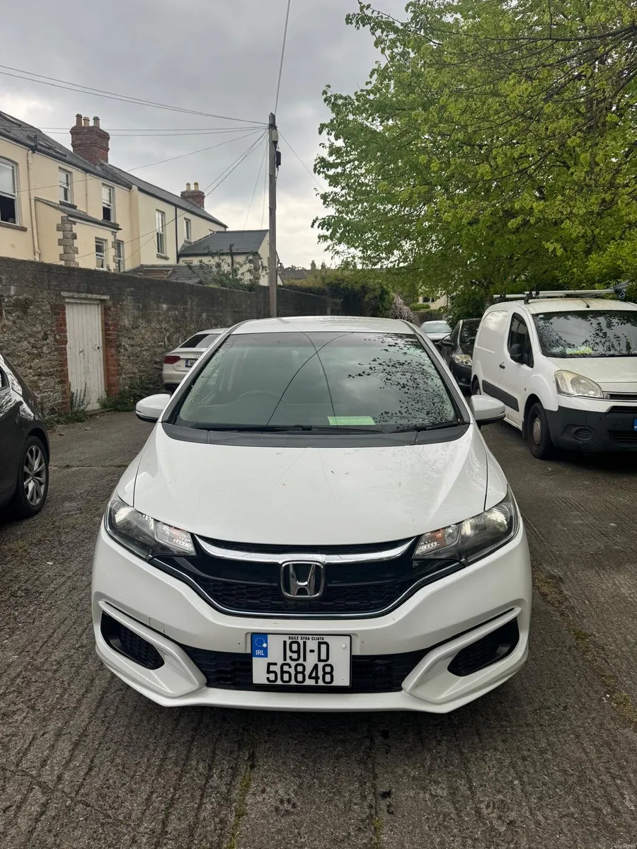 191 Honda Fit 1.5 Hybrid + Patrol NCT 19/04/2028 - Image 2