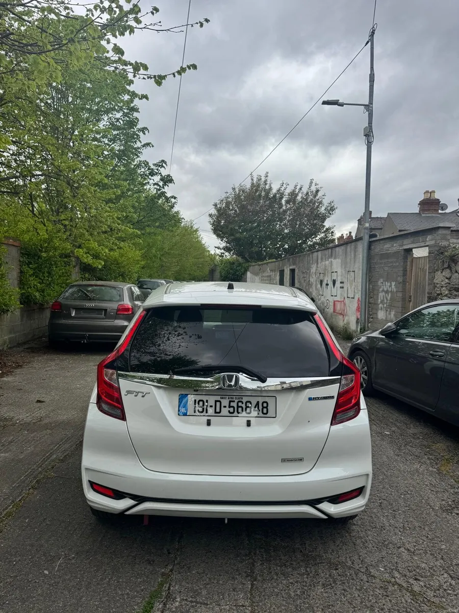 191 Honda Fit 1.5 Hybrid + Patrol NCT 19/04/2028 - Image 4