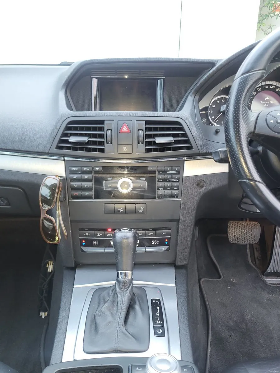 Mercedes-Benz E-Class 2011 - Image 4