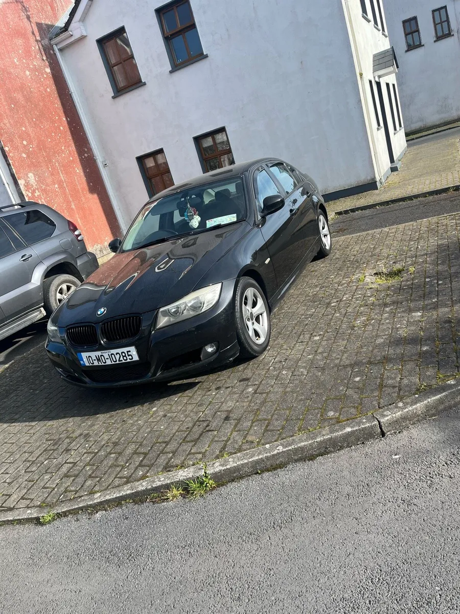 2010 BMW 320D €2500 - Image 1