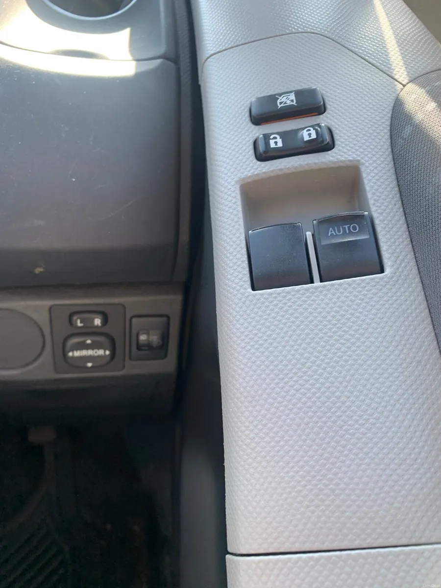 Toyota Yaris with nct - Image 4