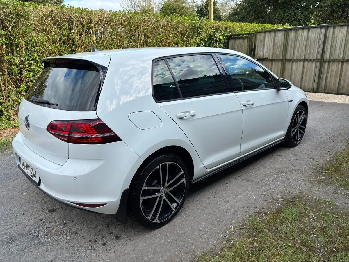 Golf GTE - Image 2