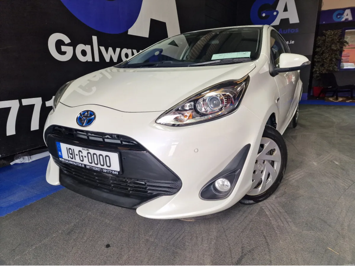 Toyota Aqua 6** PARKING SENSORS, REVERSING CAMERA* - Image 1