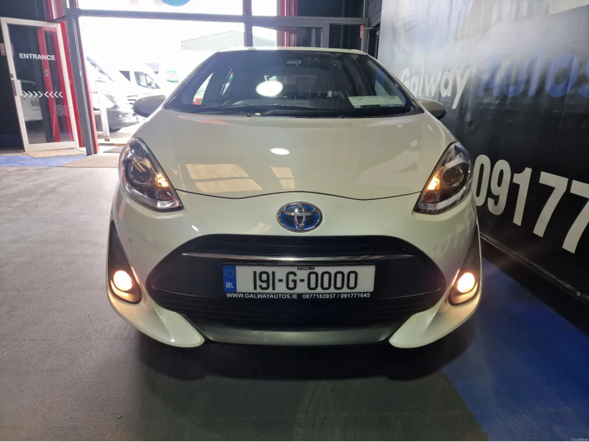 Toyota Aqua 6** PARKING SENSORS, REVERSING CAMERA* - Image 3