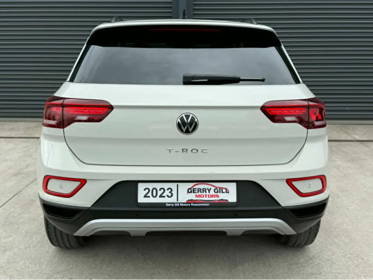 Volkswagen T-Roc LIFE 2.0 TDI MANUAL 6SPEED FWD 11 - Image 5