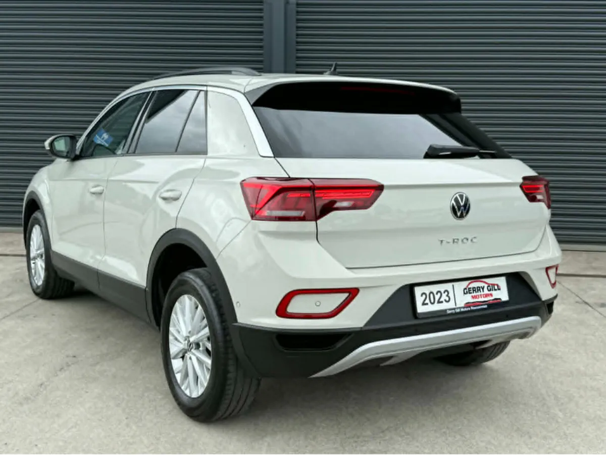 Volkswagen T-Roc LIFE 2.0 TDI MANUAL 6SPEED FWD 11 - Image 6