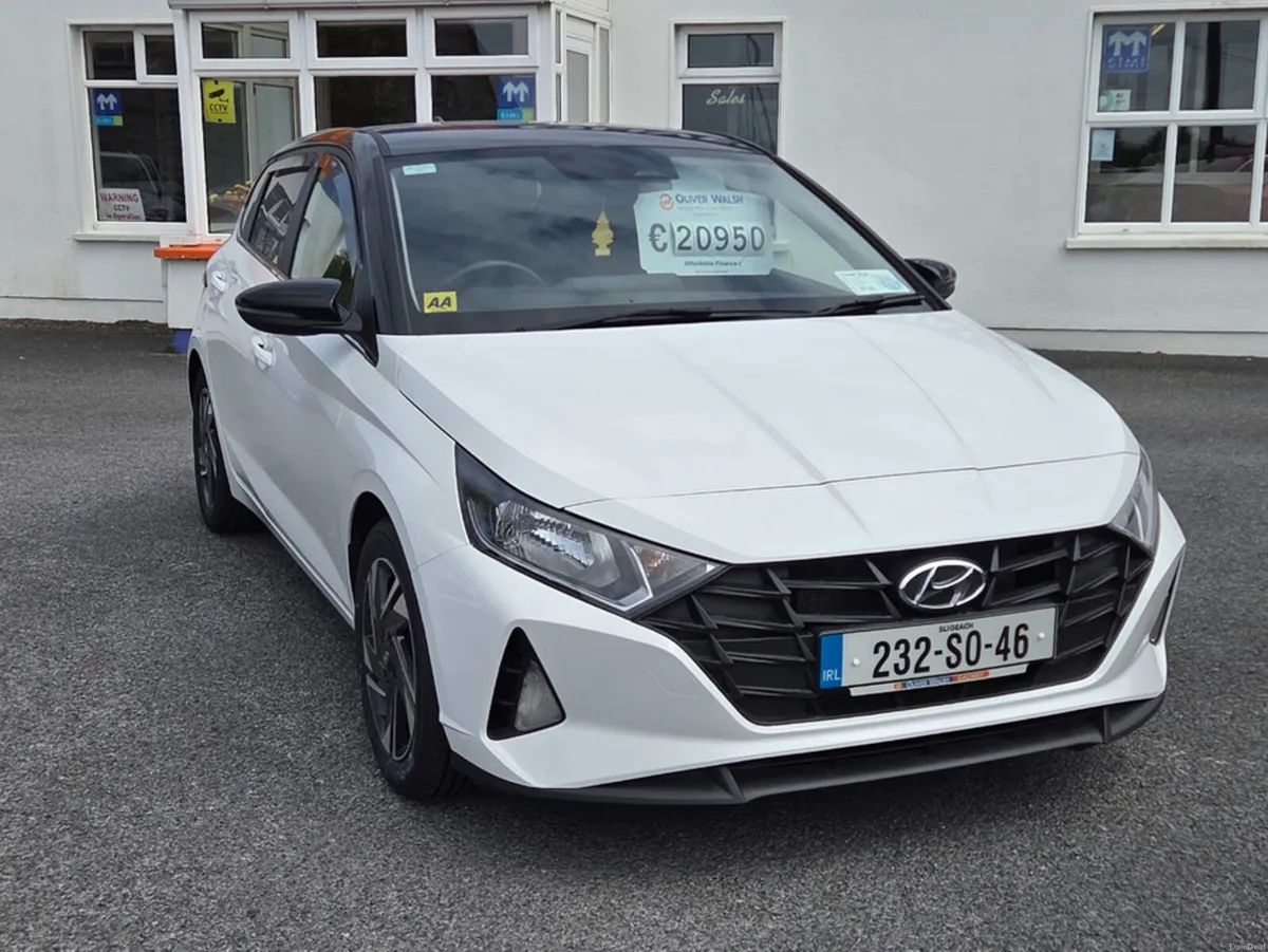 Hyundai i20 DELUXE PLUS 2TONE 5DR - Image 2
