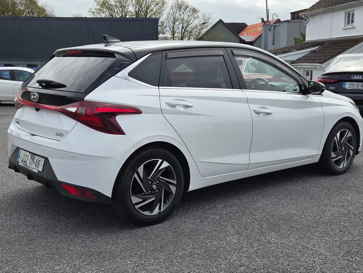 Hyundai i20 DELUXE PLUS 2TONE 5DR - Image 3