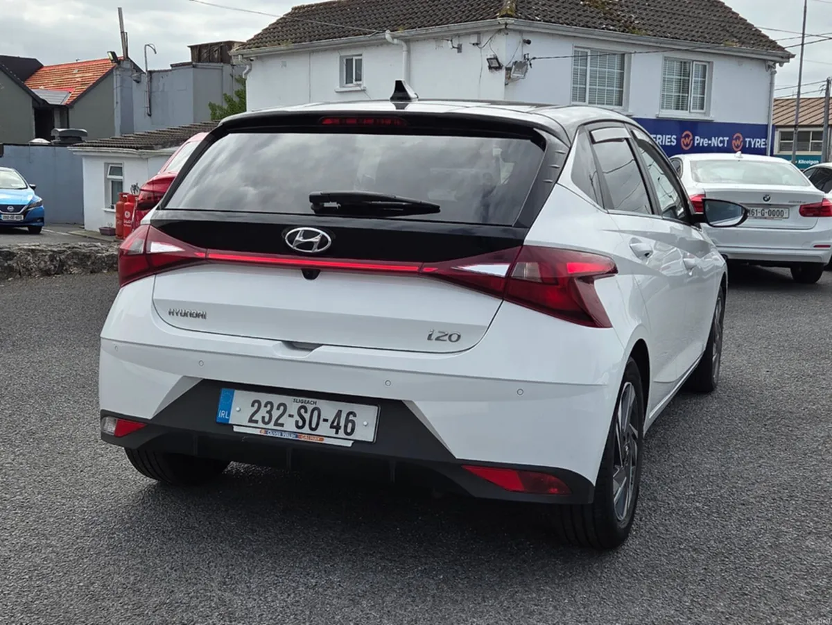 Hyundai i20 DELUXE PLUS 2TONE 5DR - Image 4