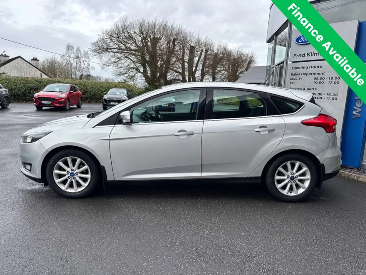 Ford Focus TITANIUM 1.5 TD 95PS 6SPEED 4DR - Image 4