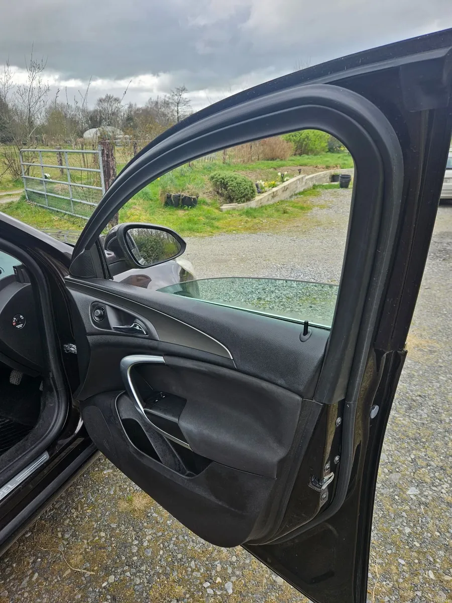 Opel Insignia 2011 Saloon - Image 4