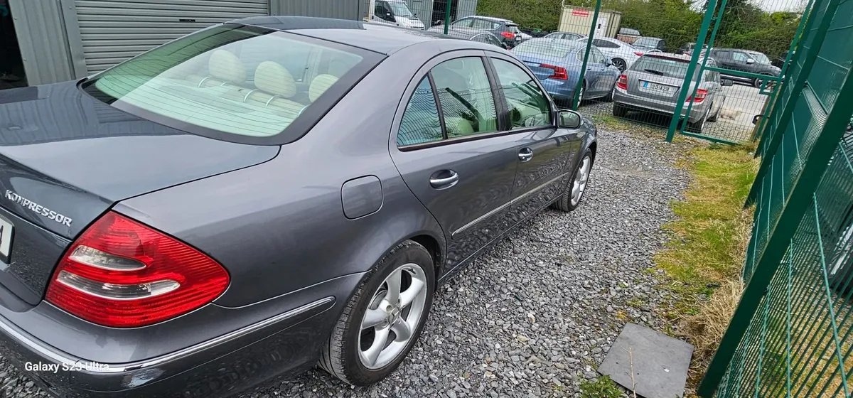 Mercedes-Benz E-Class 2006 - Image 2