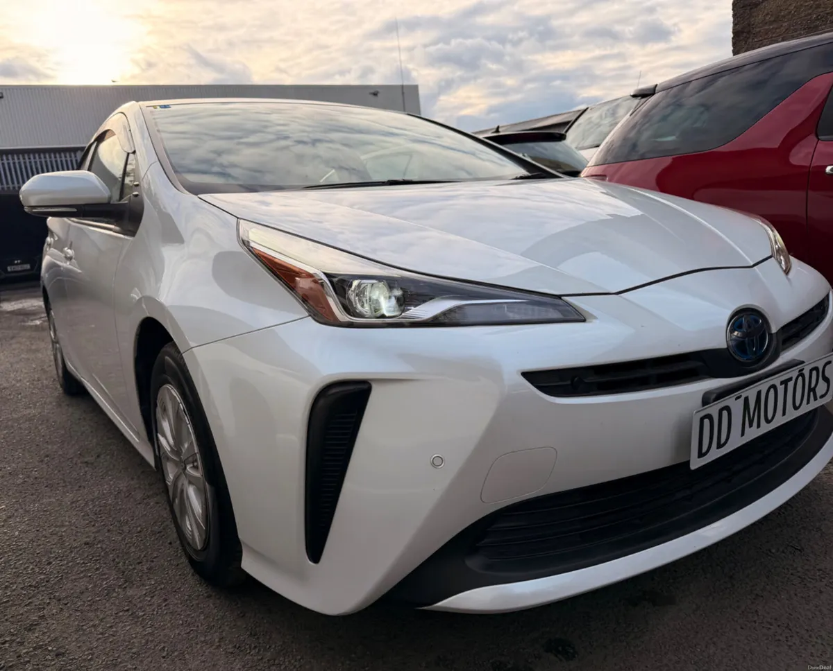 Toyota Prius 2021 self charging hybrid automatic - Image 2