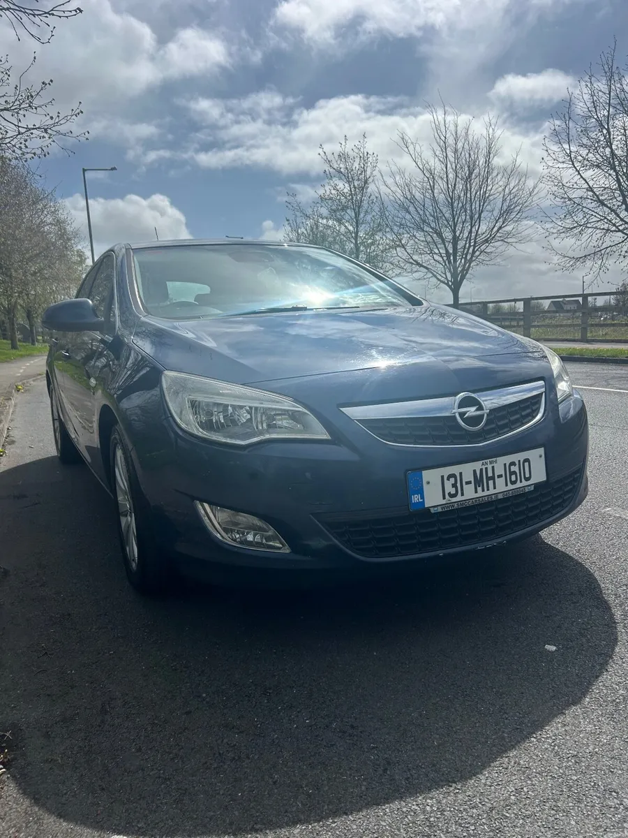 2013 Opel Astra - Image 2