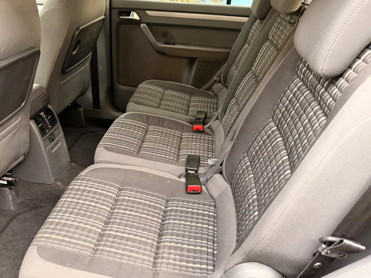 Volkswagen Touran 2013 1.4 Automatic - Image 4