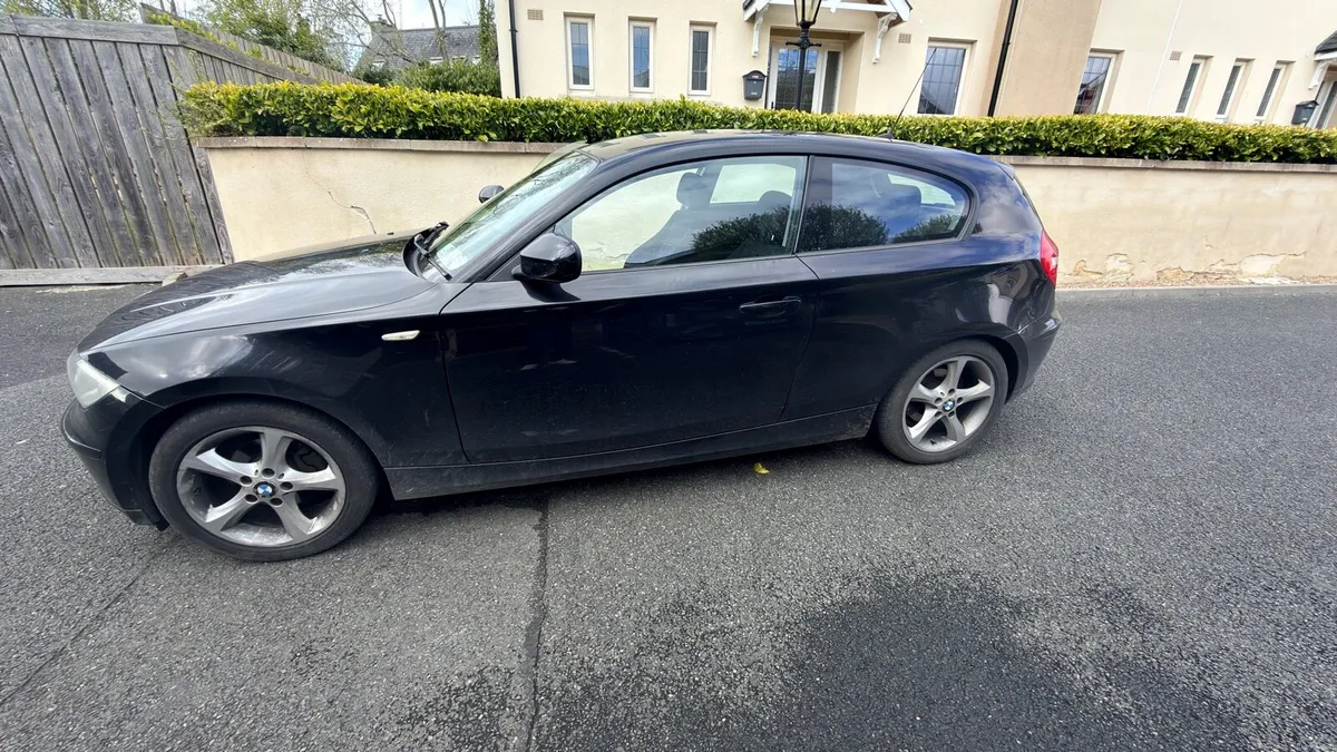 2010 BMW 1 SERIES 2.L (116D) — 3 Door Hatchback MA - Image 2