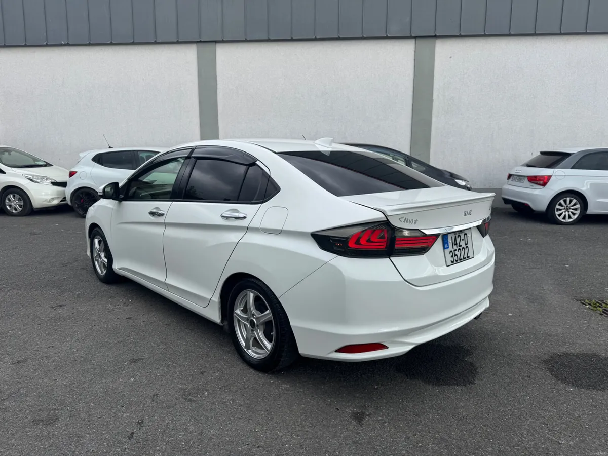 Honda Grace 1.5 Hybrid automatic - Image 5