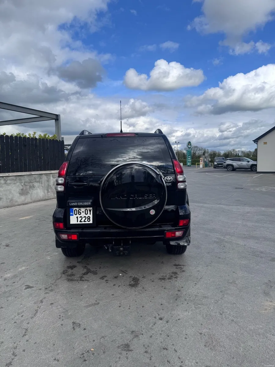 Toyota landcruiser - Image 4