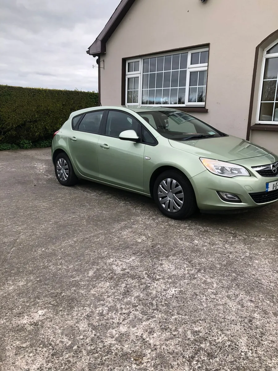2011 Opel Astra for sale - Image 1