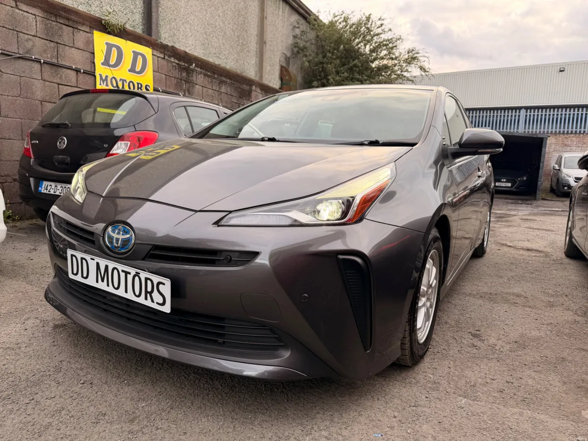 Toyota  Prius  2022 AUTOMATIC  hybrid - Image 1