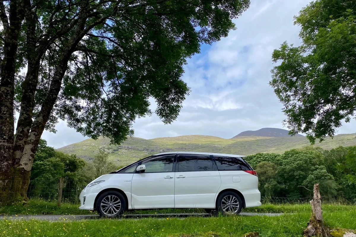 RARE 2015 TOYOTA ESTIMA HYBRID | 8 SEATER | CLEAN - Image 2