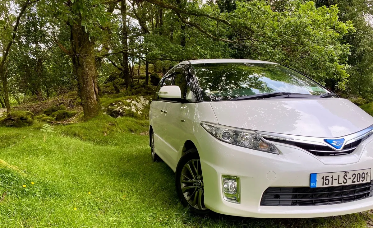 RARE 2015 TOYOTA ESTIMA HYBRID | 8 SEATER | CLEAN - Image 1
