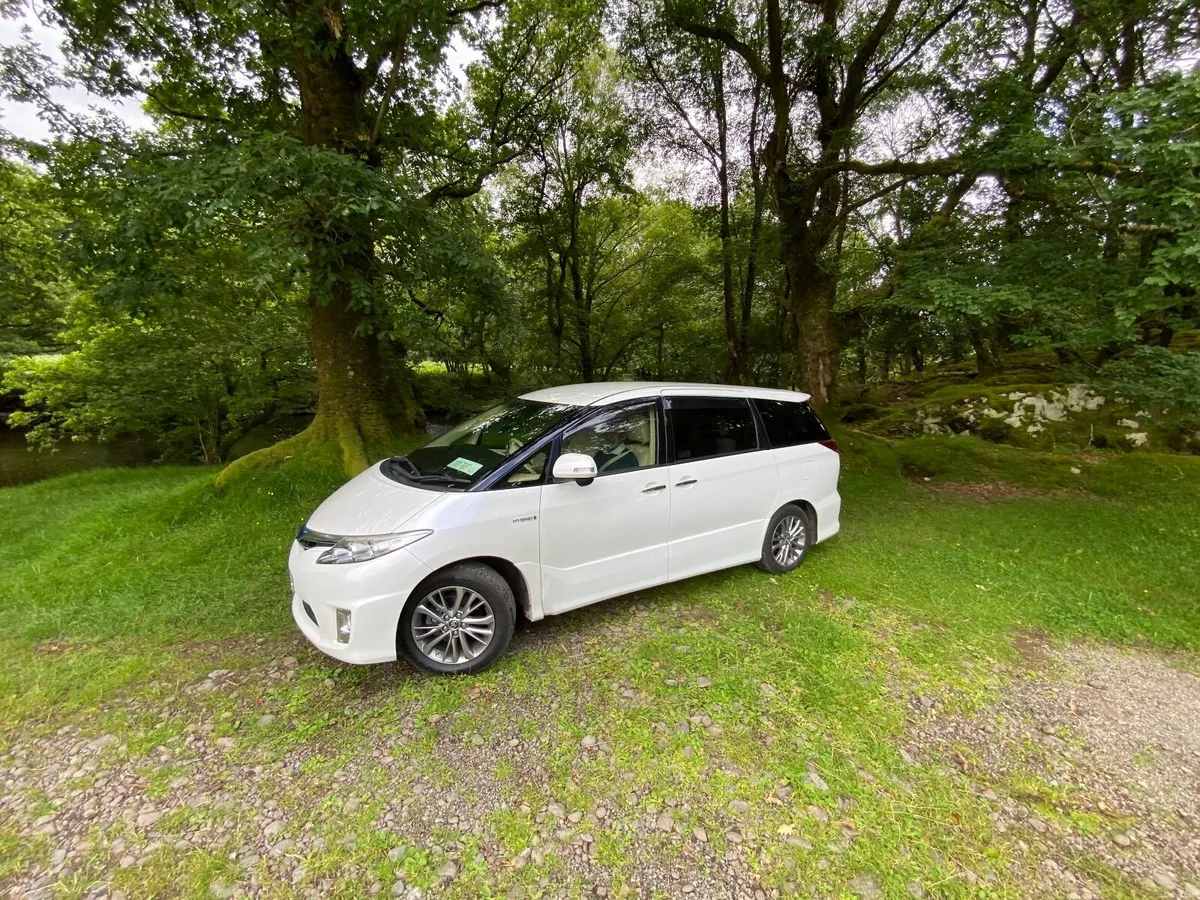 RARE 2015 TOYOTA ESTIMA HYBRID | 8 SEATER | CLEAN - Image 4