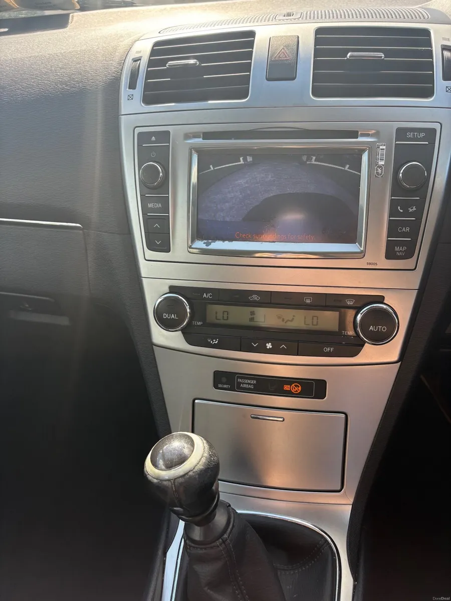 Toyota Avensis 2013 - Image 3