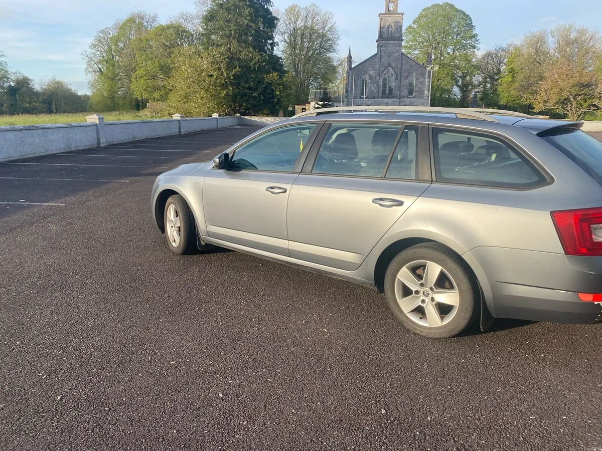 Automatic Skoda Octavia for sale - Image 3
