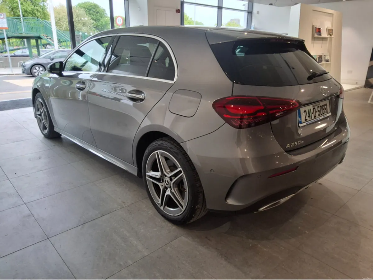 Mercedes-Benz A-Class 250e AMG LINE EXECUTIVE PLUG - Image 4