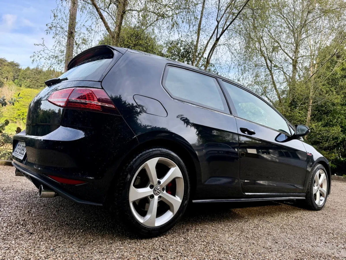 Volkswagen Golf GTI 2.0 TSI MANUAL 220BHP 3DR - Image 4