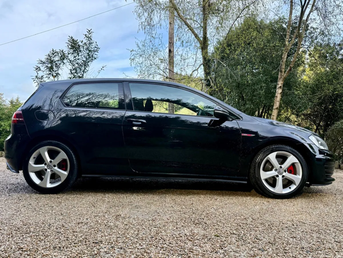 Volkswagen Golf GTI 2.0 TSI MANUAL 220BHP 3DR - Image 3