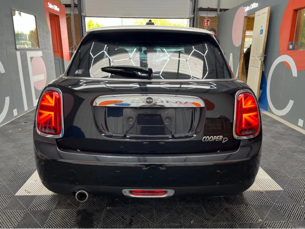 Mini Cooper 2018 MINI COOPER D 1.5 AUTOMATIC / CRU - Image 3
