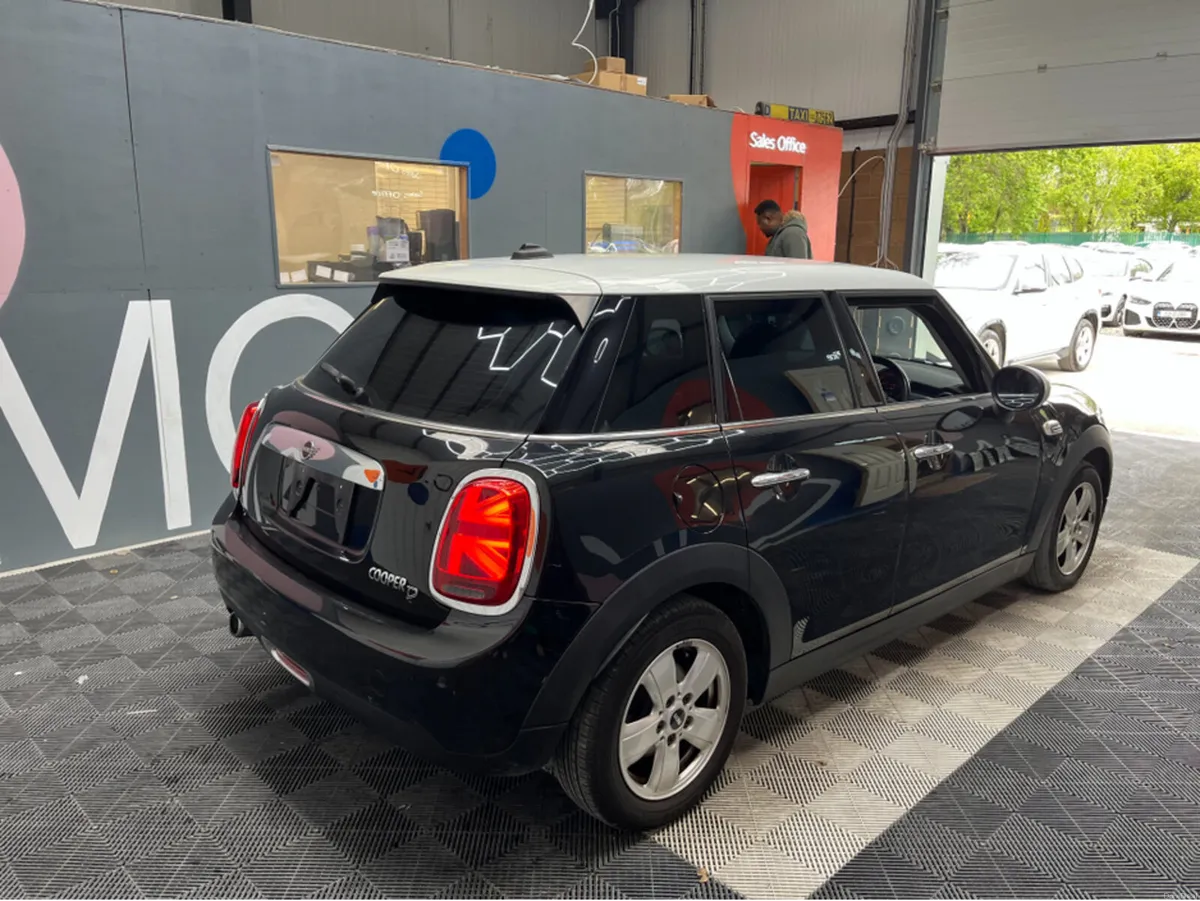 Mini Cooper 2018 MINI COOPER D 1.5 AUTOMATIC / CRU - Image 2