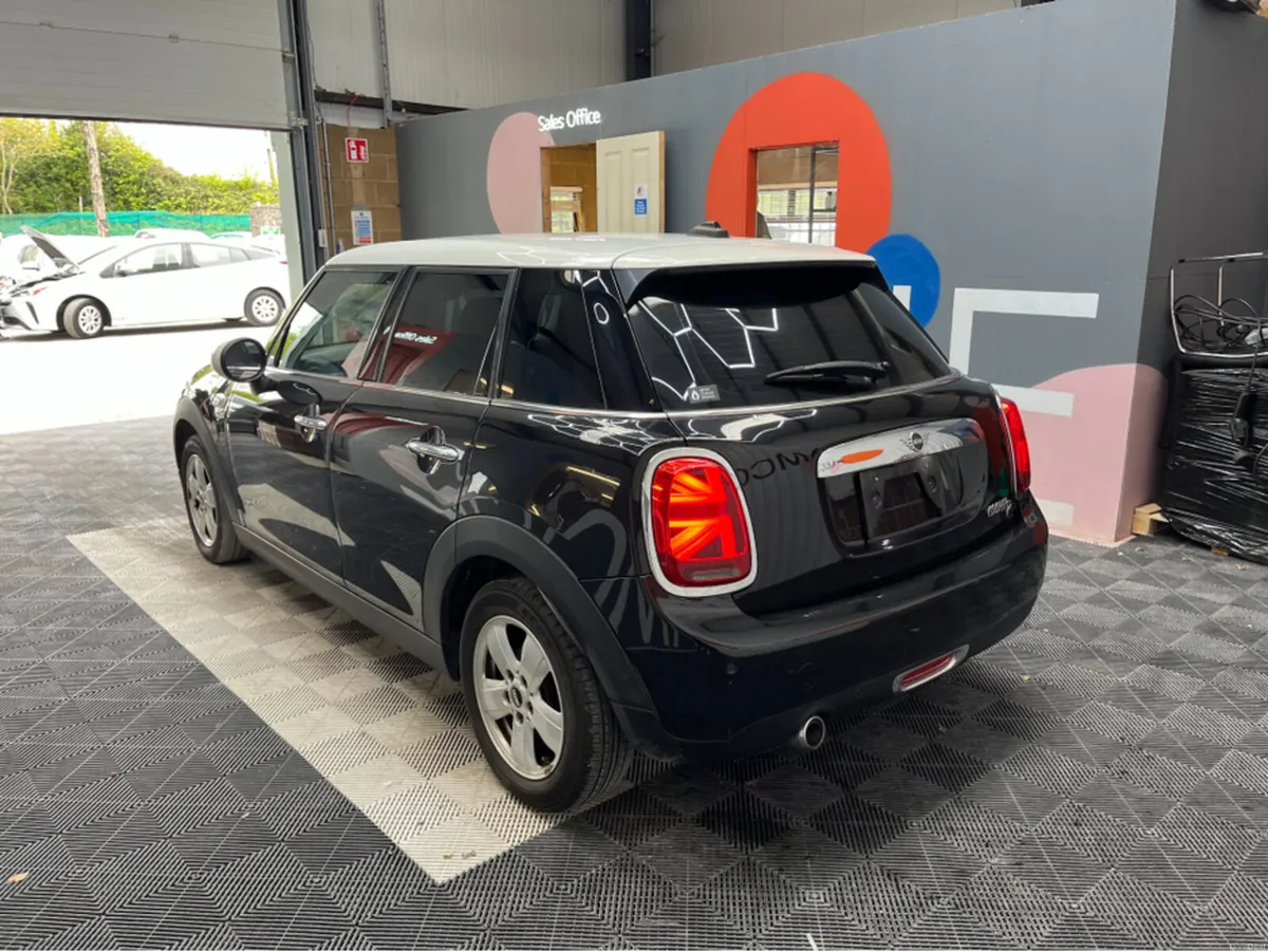 Mini Cooper 2018 MINI COOPER D 1.5 AUTOMATIC / CRU - Image 4