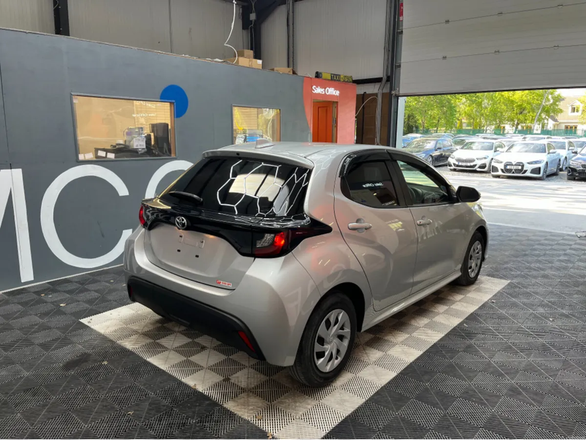 Toyota Yaris 2021 TOYOTA YARIS X 1.0 AUTOMTIC / RE - Image 2