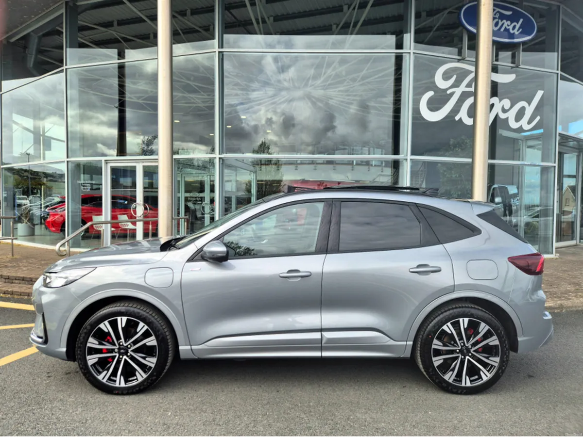 Ford Kuga ST-LINE X EDITION 2.5L 243PS PHEV AUTO - Image 2