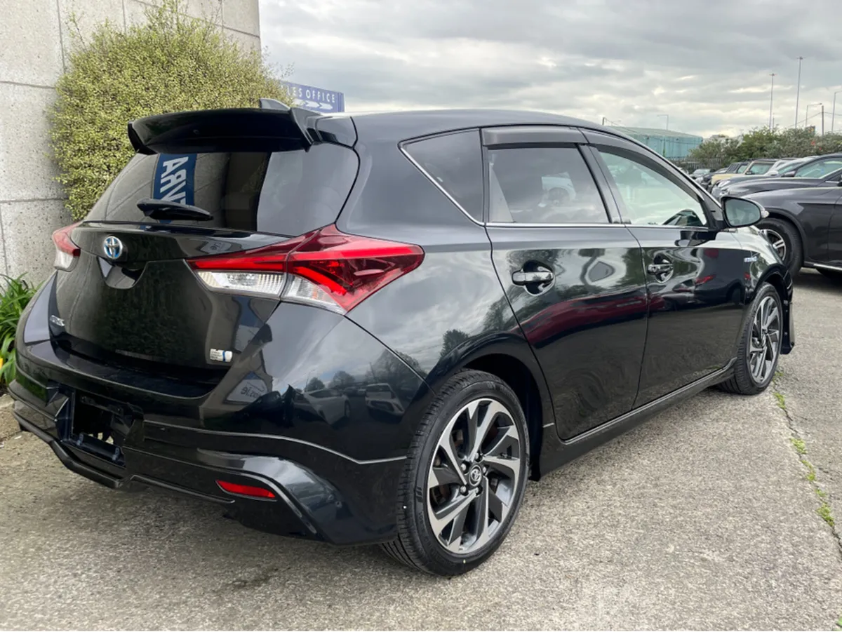 Toyota Auris G MODELLISTA AUTOMATIC HYBRID 1.8 PET - Image 4
