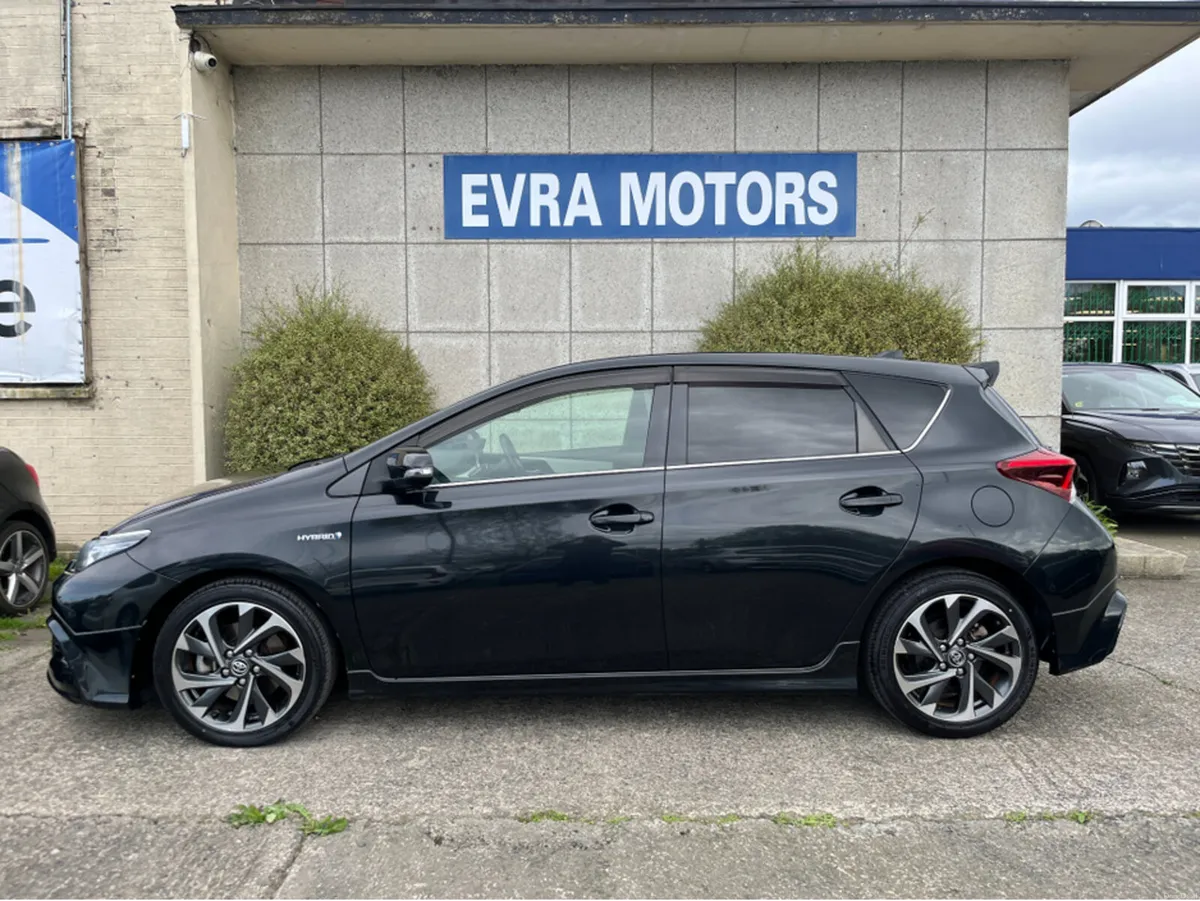 Toyota Auris G MODELLISTA AUTOMATIC HYBRID 1.8 PET - Image 6