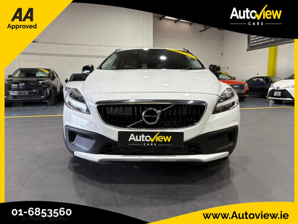 Volvo V40 D4 Cross Country Edition 2.0 Diesel Auto - Image 2