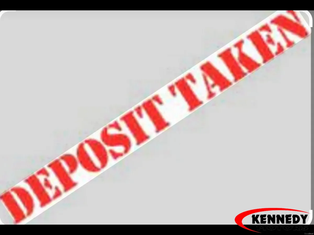 Kia Carens 1.7 PLATINUM 5DR - Image 1