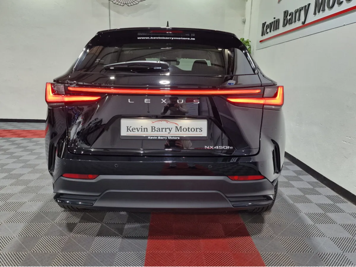 Lexus NX 2.5 PHEV PREMIUM PACK 4WD AUTOMATIC **ONE - Image 4