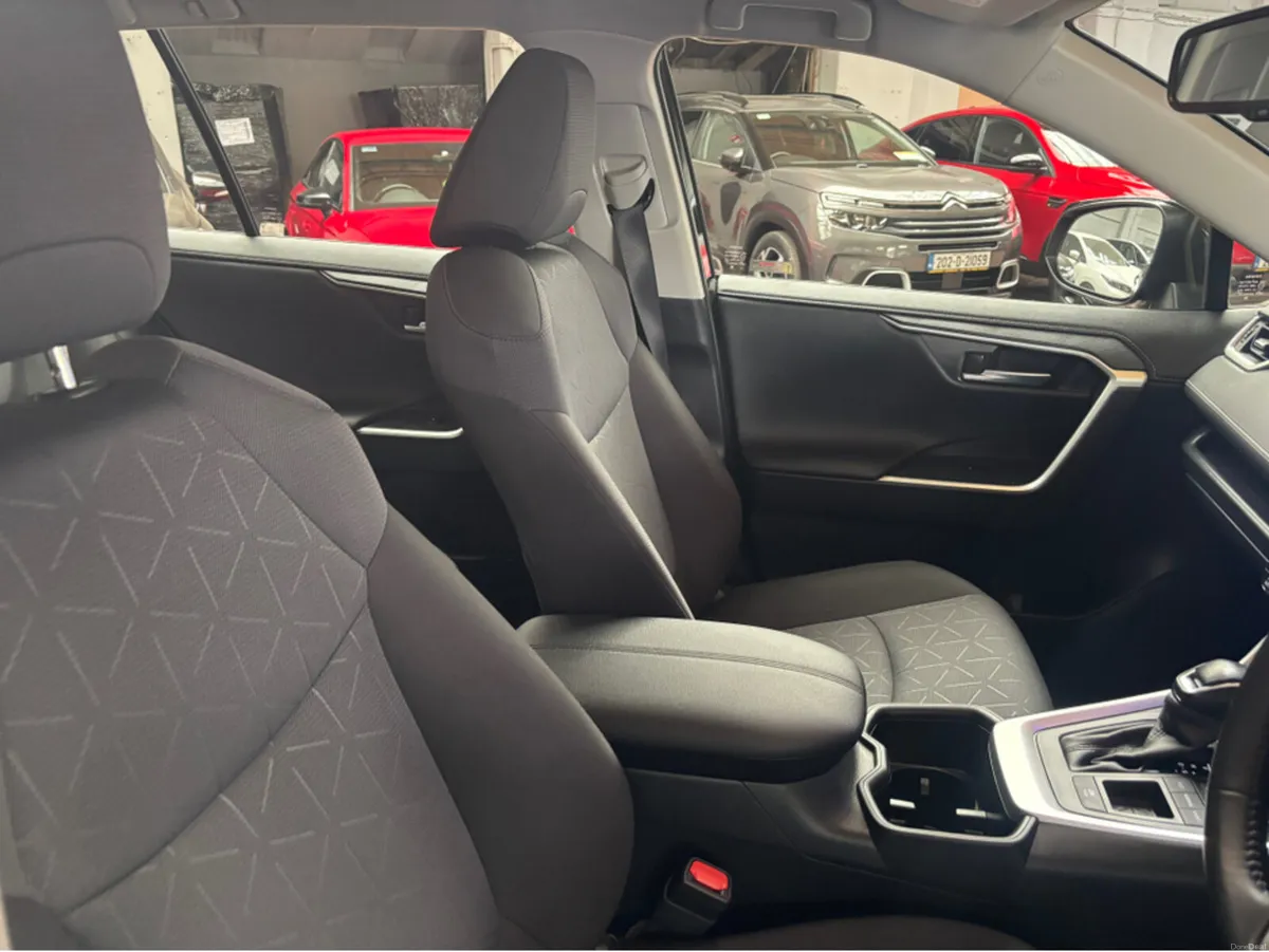 Toyota RAV4 HYBRID LUNA - Image 4